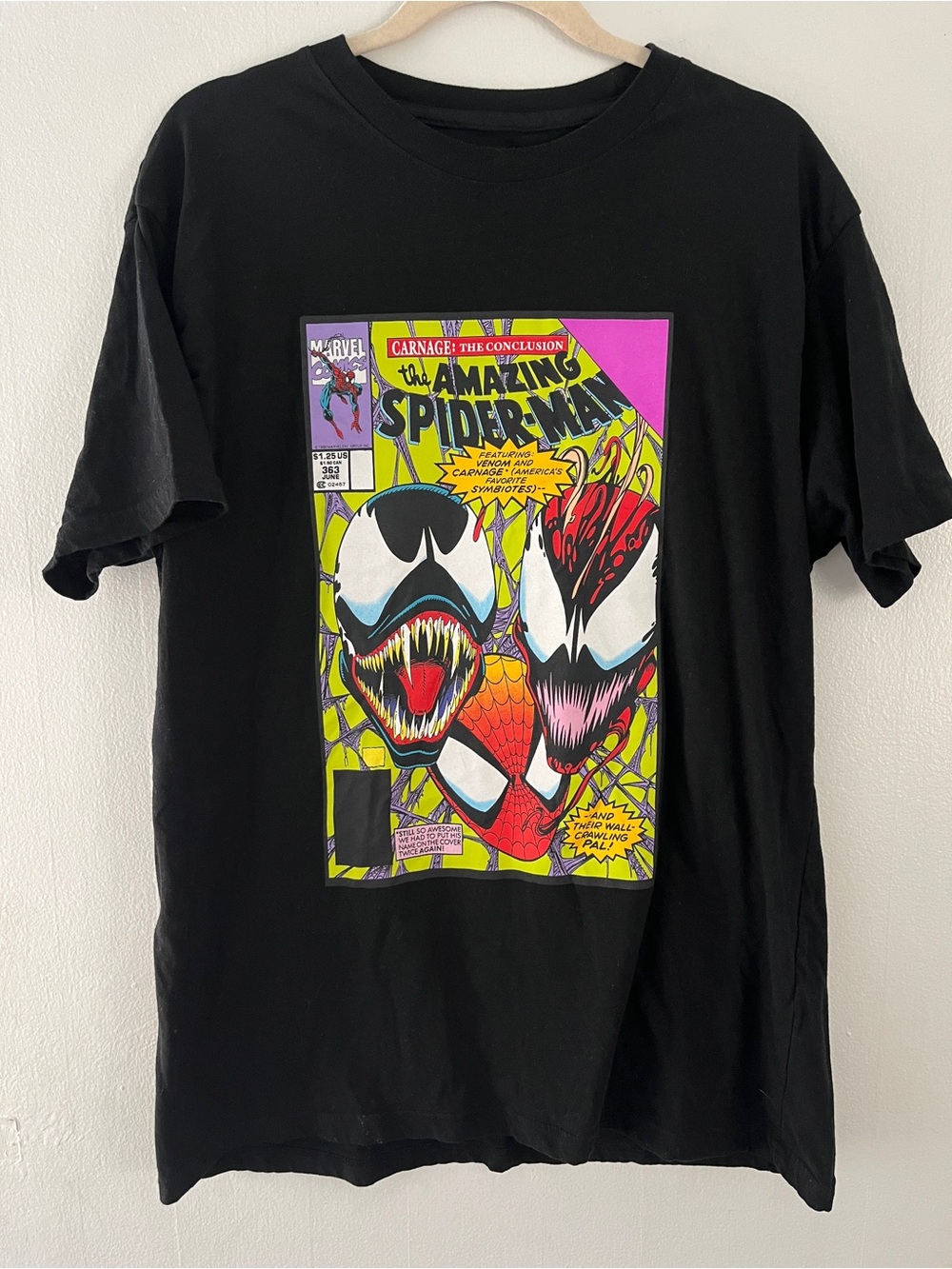 Marvel Black Short-Sleeve Spider-Man & Venom/Carnage Comic Cover Tee